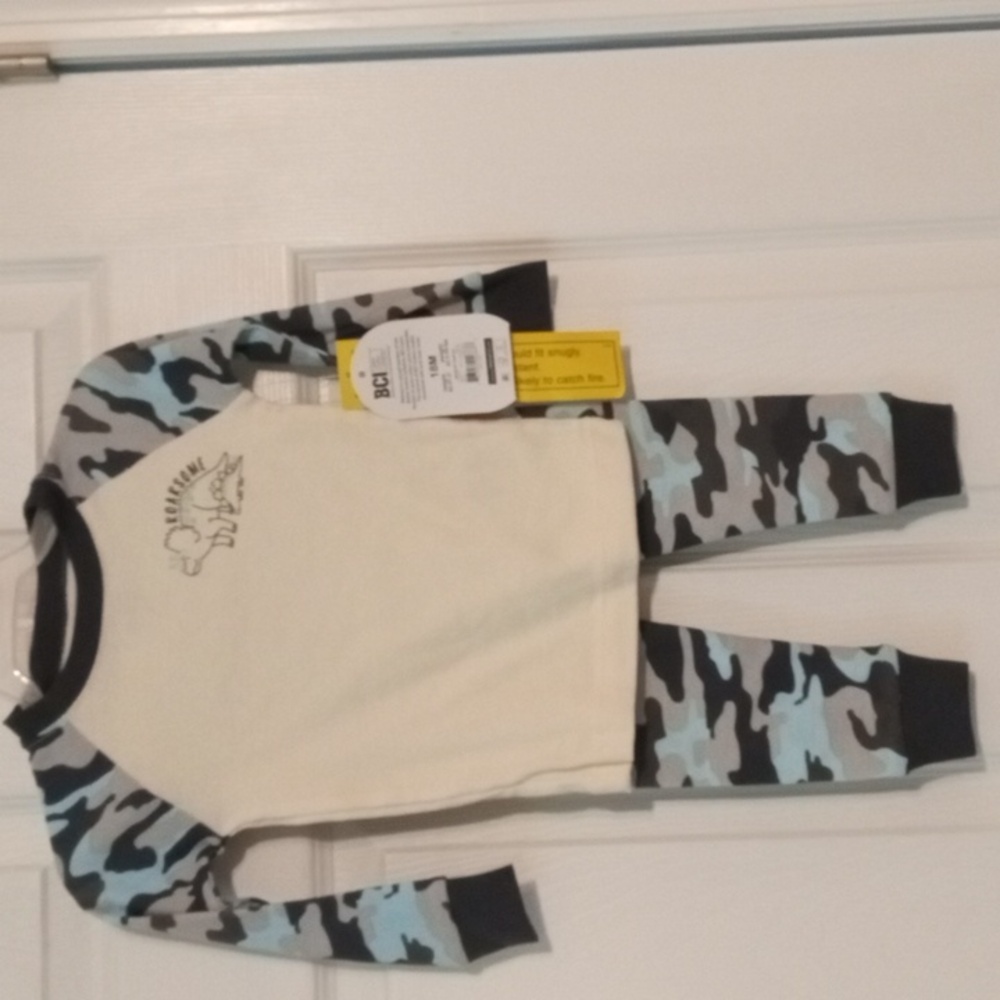 Infant pj's with light show projector